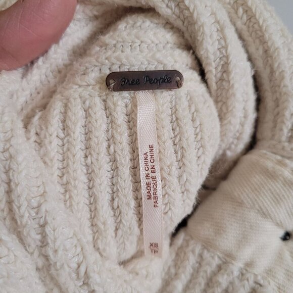Free People Neutral Chunky Ribbed Knit Fold Over Cowl Neck Button Sweater XS‎ - Picture 2 of 8